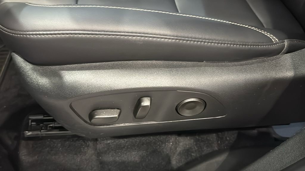 Used 2025 GMC Acadia Elevation w/ Elevation Premium Package image 26