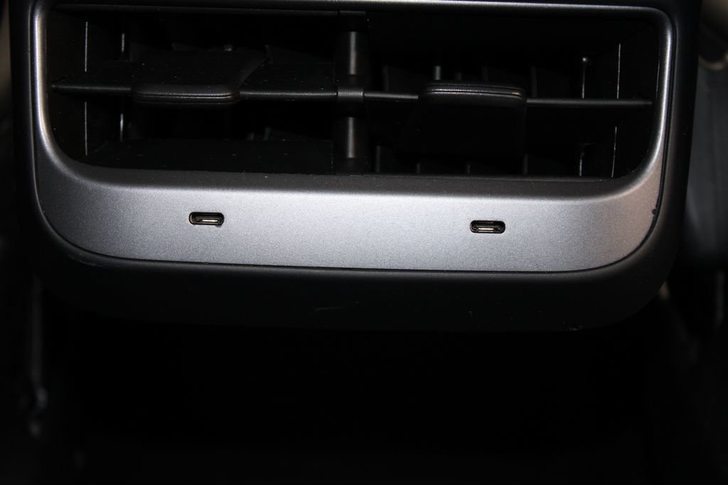 Used 2021 Tesla Model Y Long Range image 31