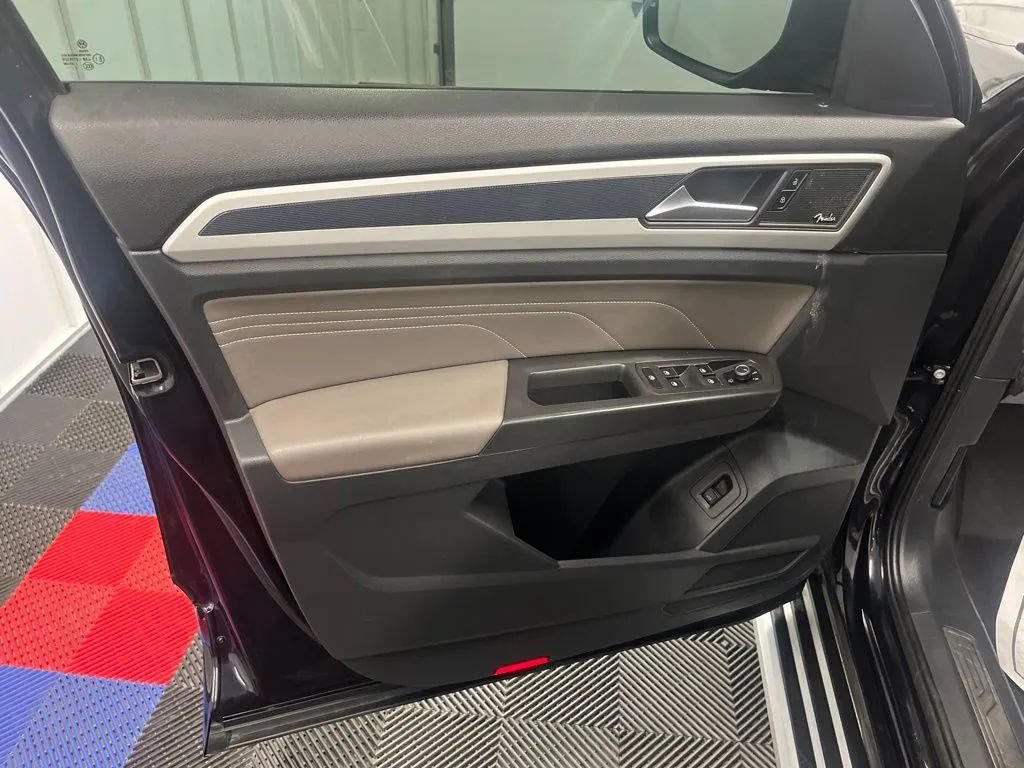 Used 2023 Volkswagen Atlas SEL Premium AWD/4WD image 16