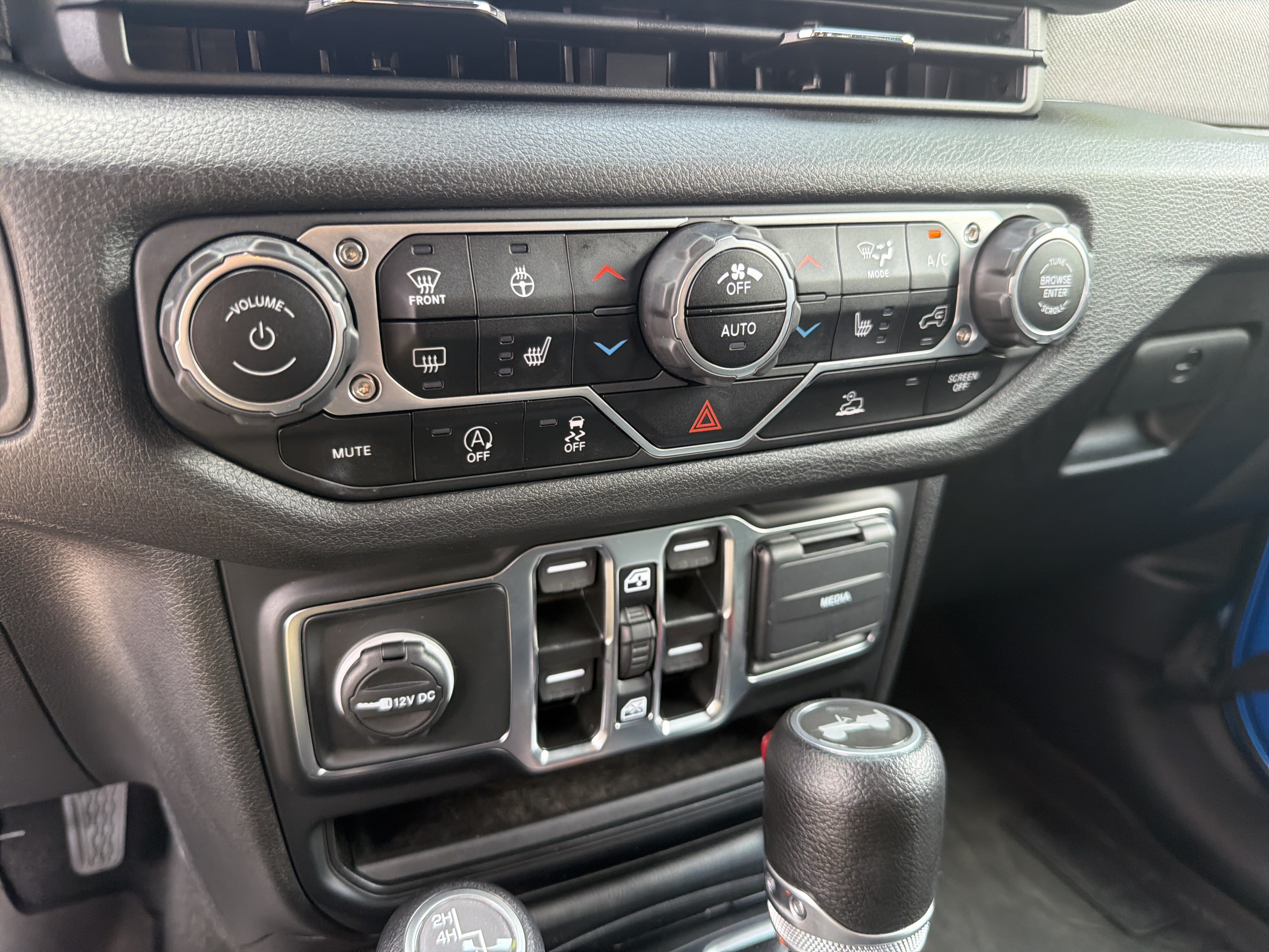 Used 2024 Jeep Wrangler Unlimited Sport AWD/4WD image 8