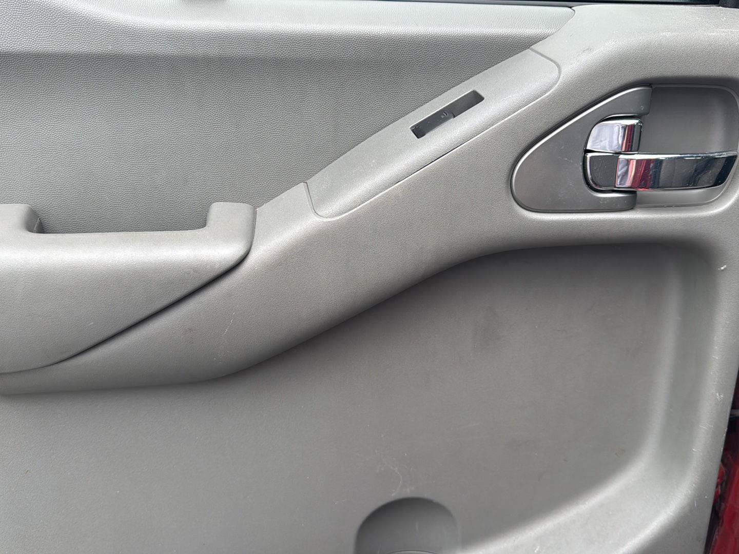 Used 2014 Nissan Frontier SV AWD/4WD image 22