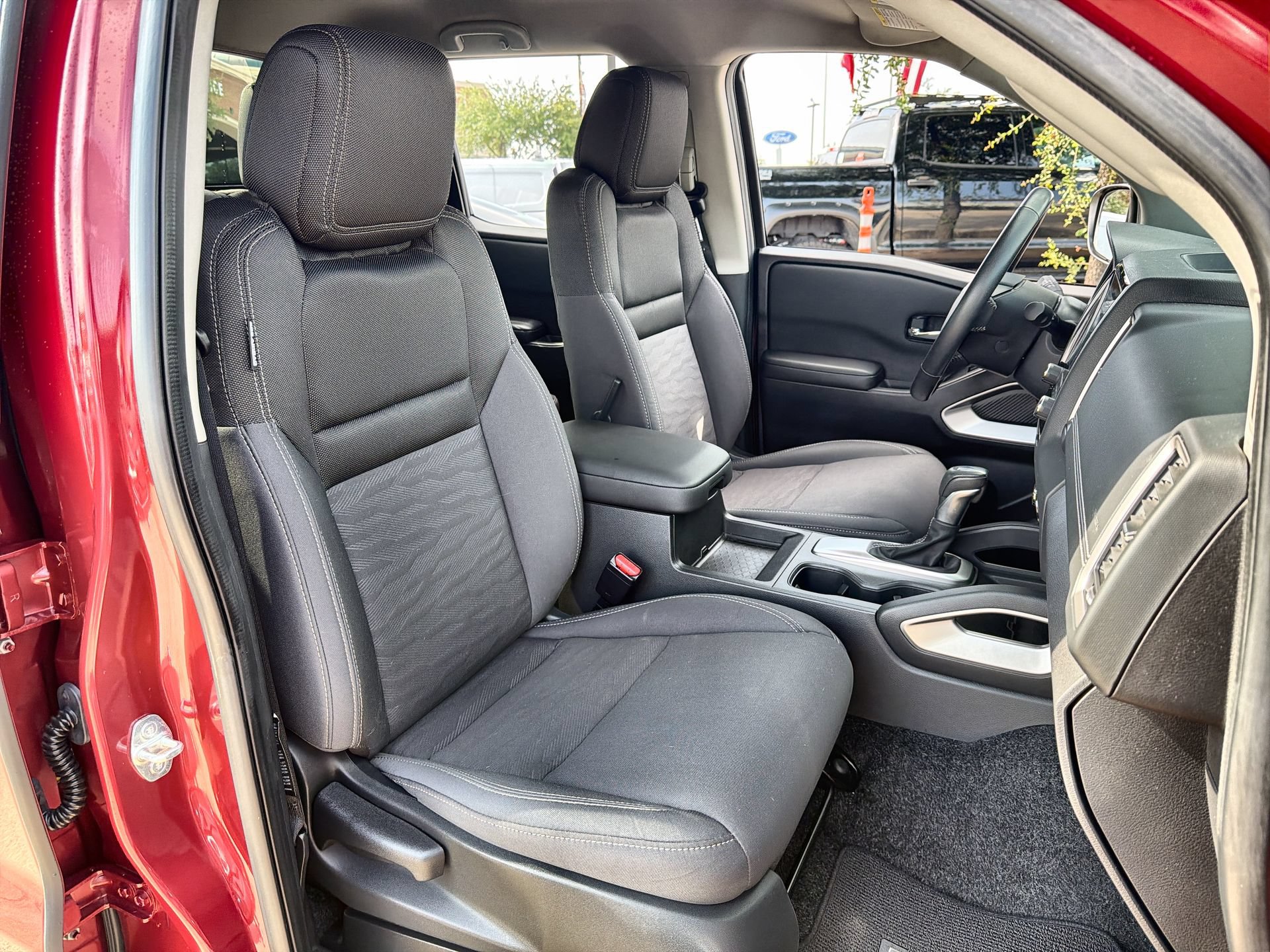 Used 2024 Nissan Frontier SV w/ SV Convenience Package RWD image 23