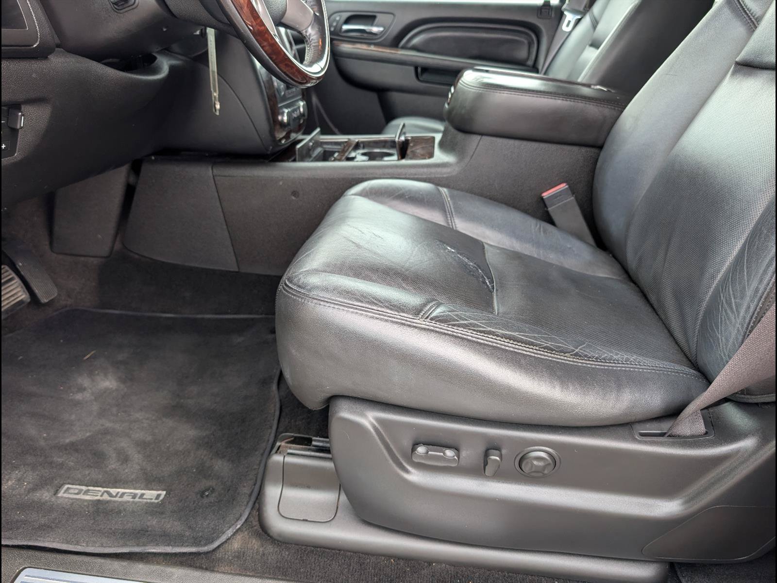 Used 2014 GMC Yukon Denali AWD/4WD image 11