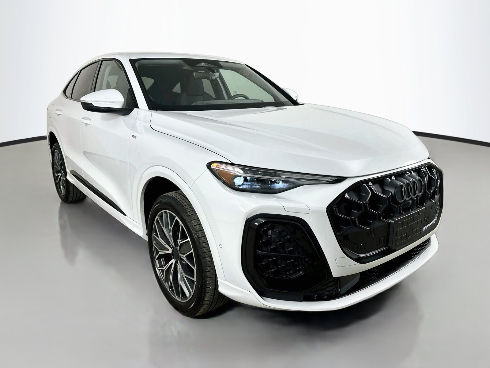 New 2026 Audi Q5 Premium Plus AWD/4WD image 3