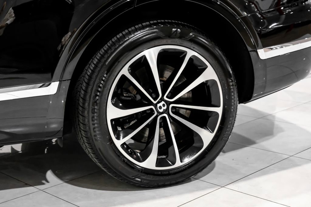 Used 2019 Bentley Bentayga image 52