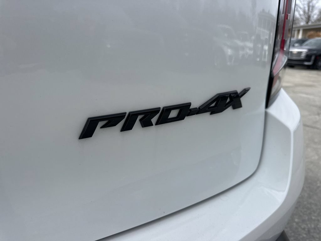 Used 2025 Nissan Armada PRO-4X AWD/4WD image 32
