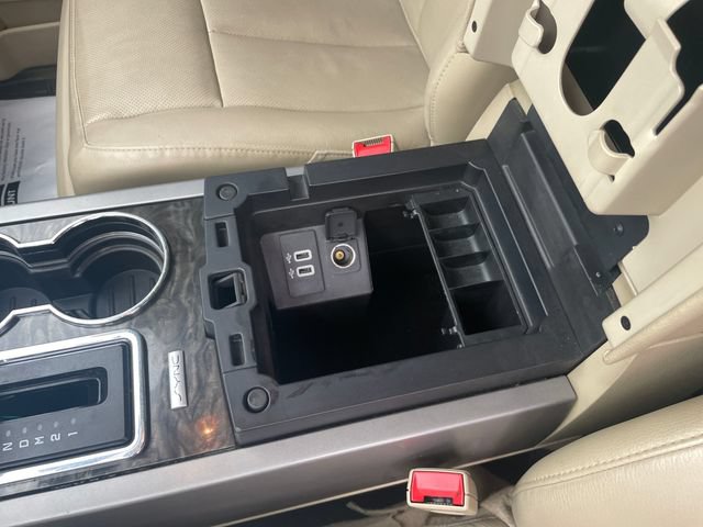 Used 2016 Ford Expedition Limited w/ Equipment Group 301A AWD/4WD image 28