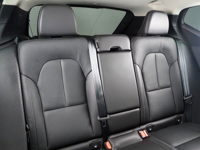 Used 2024 Volvo XC40 B5 Plus w/ Climate Package AWD/4WD image 16