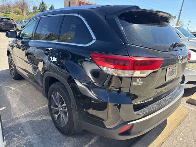 Used 2019 Toyota Highlander XLE AWD/4WD image 5