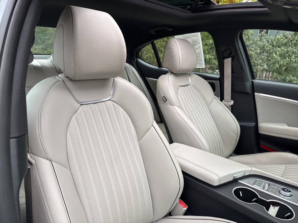 Used 2023 Genesis G70 2.0T w/ Sport Prestige Package image 35