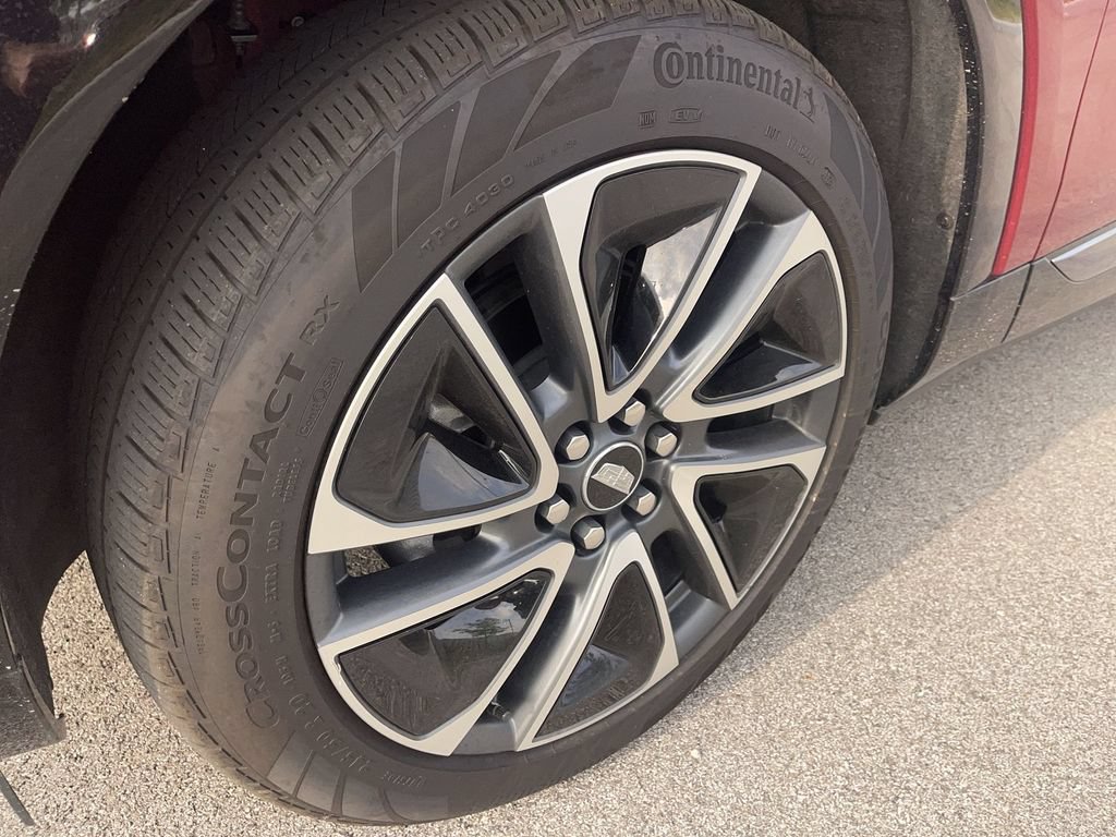 Certified 2025 Cadillac Optiq Sport 2 w/ LPO, Floor Liner Package AWD/4WD image 2