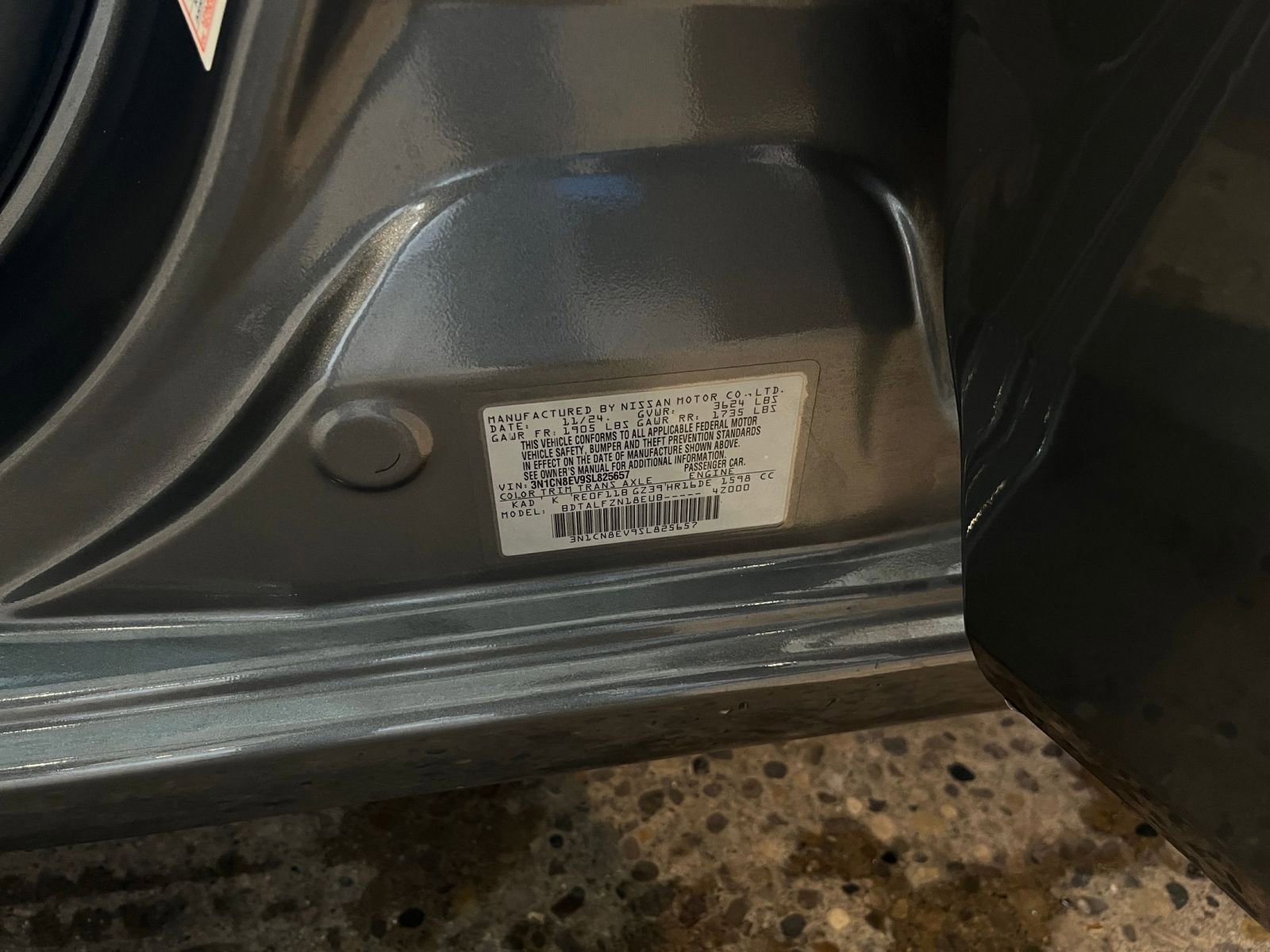 Used 2025 Nissan Versa SV image 28