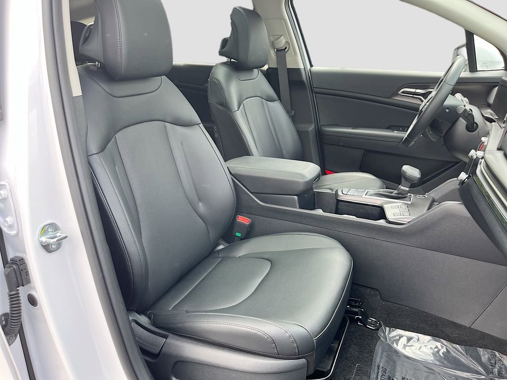 Certified 2026 Kia Sportage EX w/ EX Panorama Roof Package FWD image 34