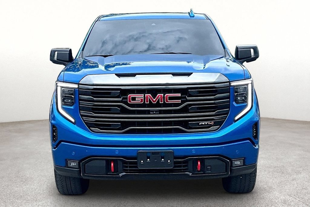 Used 2023 GMC Sierra 1500 AT4 w/ Technology Package AWD/4WD image 4