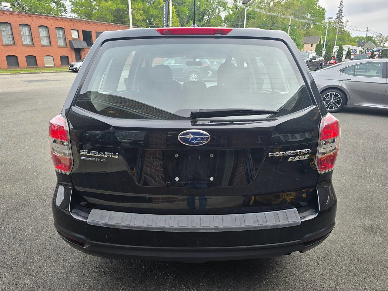 Used 2014 Subaru Forester 2.5i AWD/4WD image 5