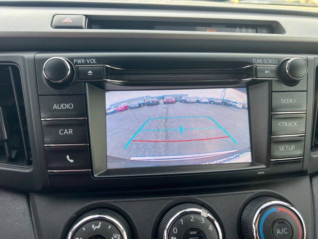 Used 2018 Toyota RAV4 LE image 31