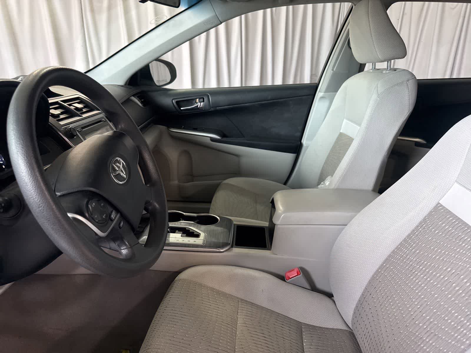 Used 2012 Toyota Camry LE FWD image 20
