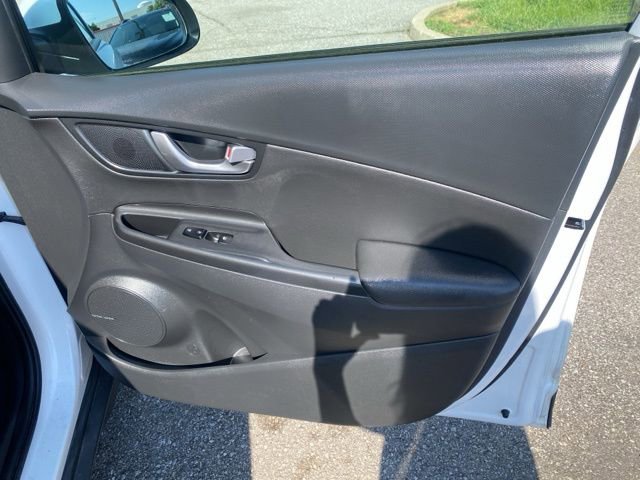 Used 2022 Hyundai Kona Limited image 29
