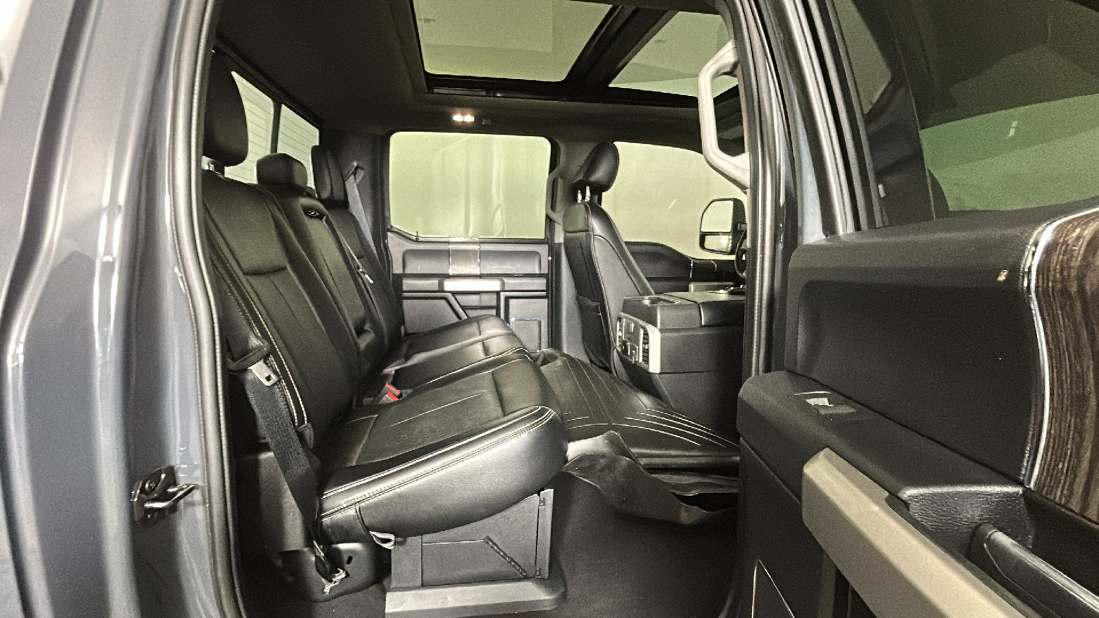Used 2021 Ford F350 Lariat AWD/4WD image 32