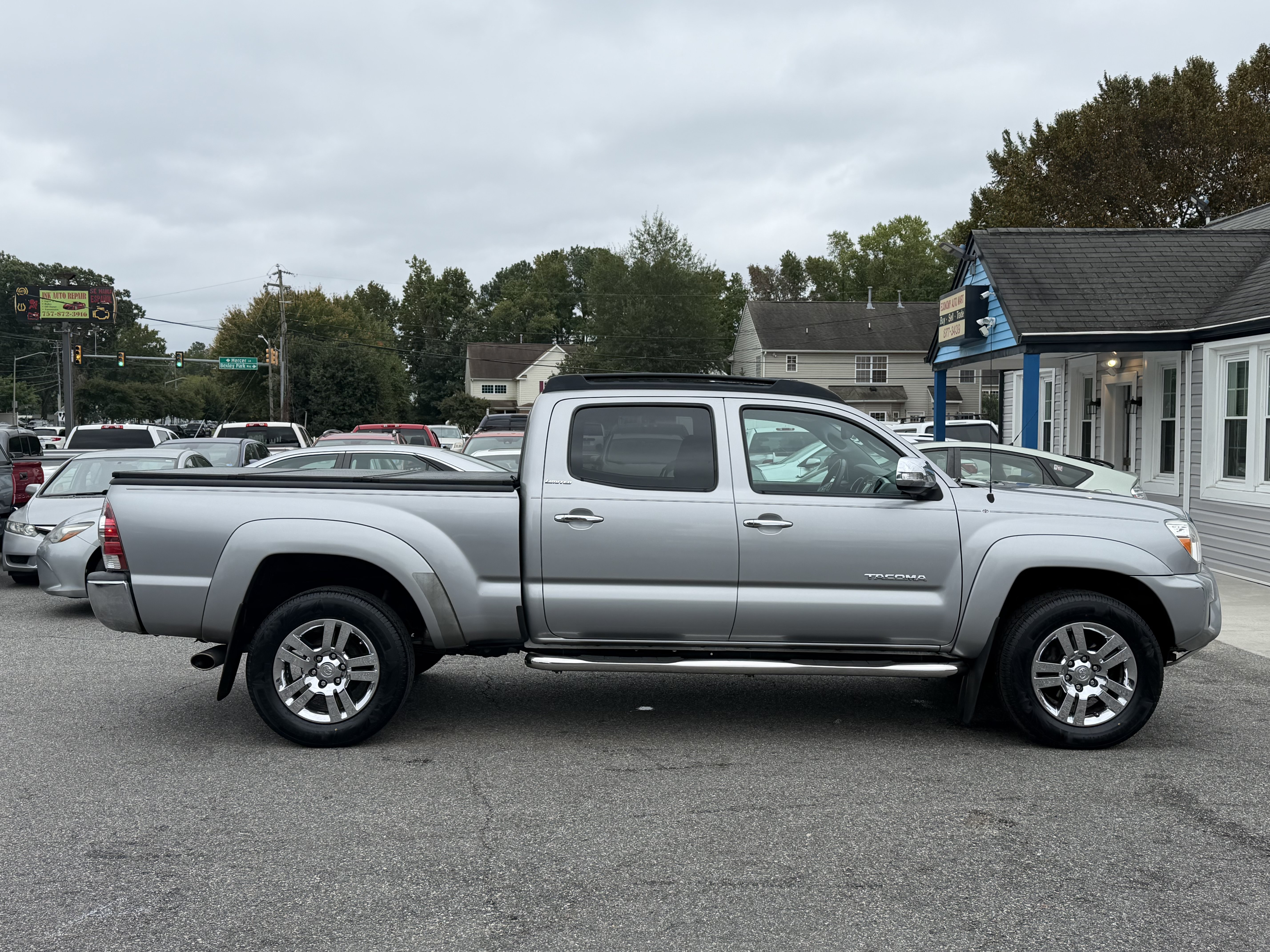Used 2015 Toyota Tacoma 4x4 Double Cab w/ Limited Package image 5