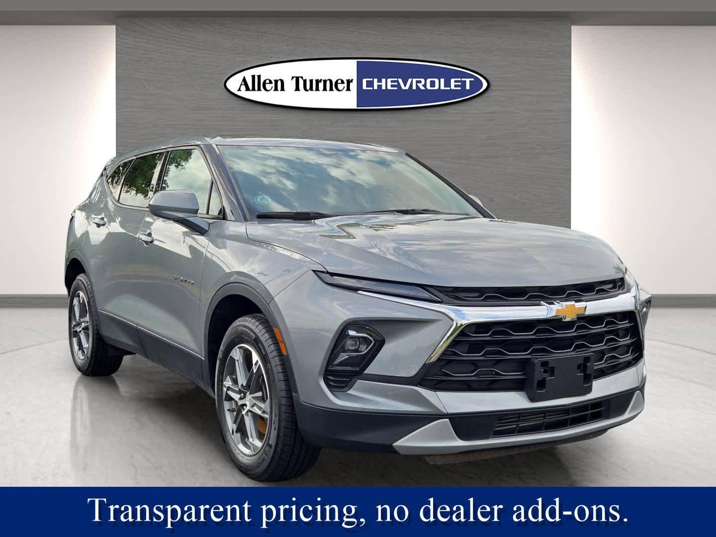 Used 2023 Chevrolet Blazer LT FWD image 1