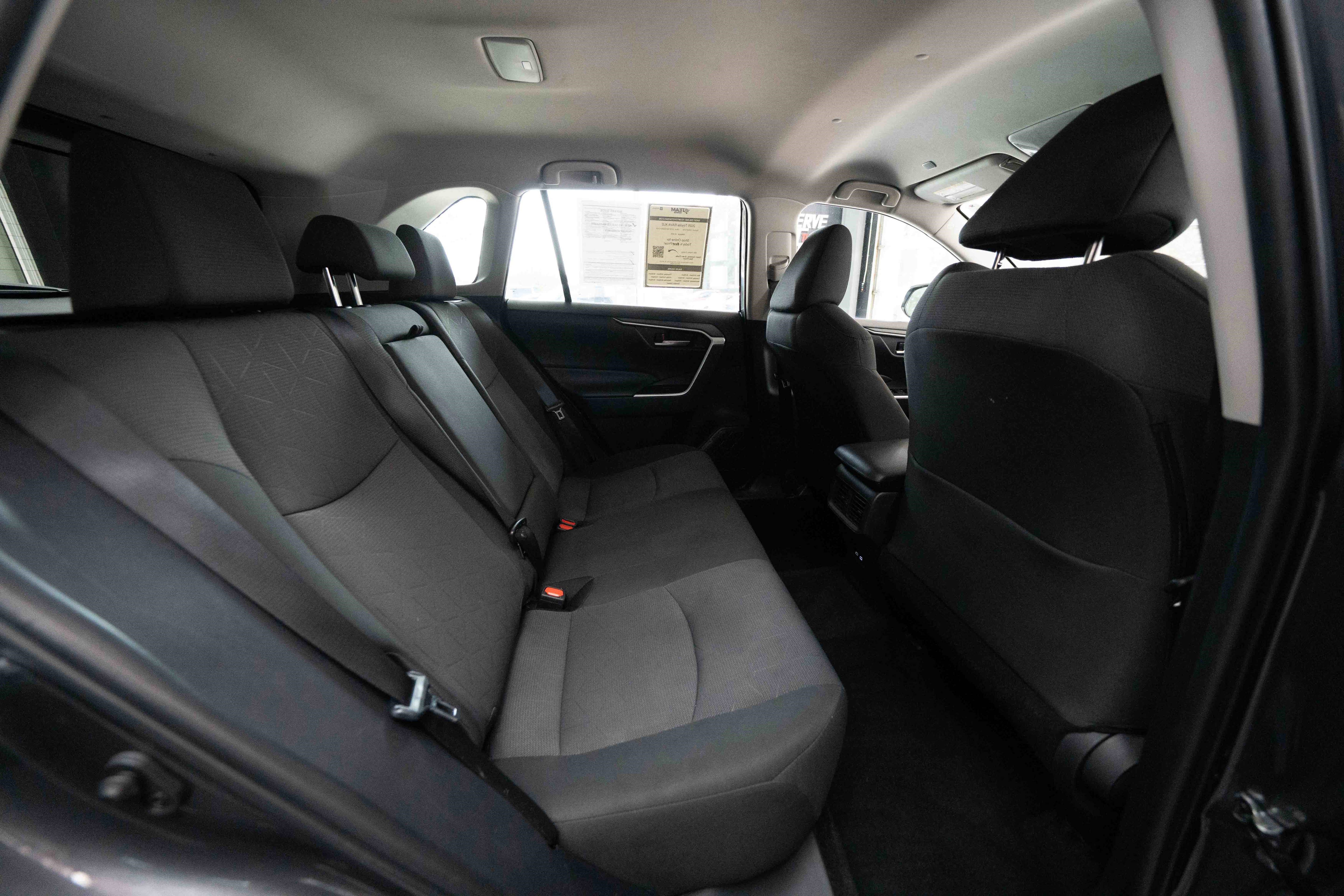 Used 2025 Toyota RAV4 XLE AWD/4WD image 25