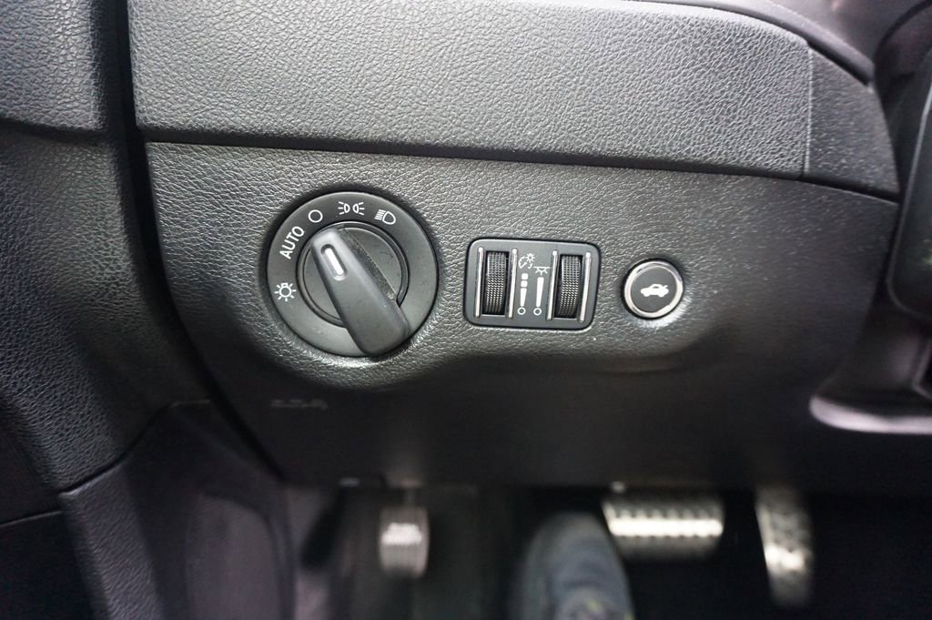 Used 2023 Dodge Charger GT w/ Technology Group RWD image 5