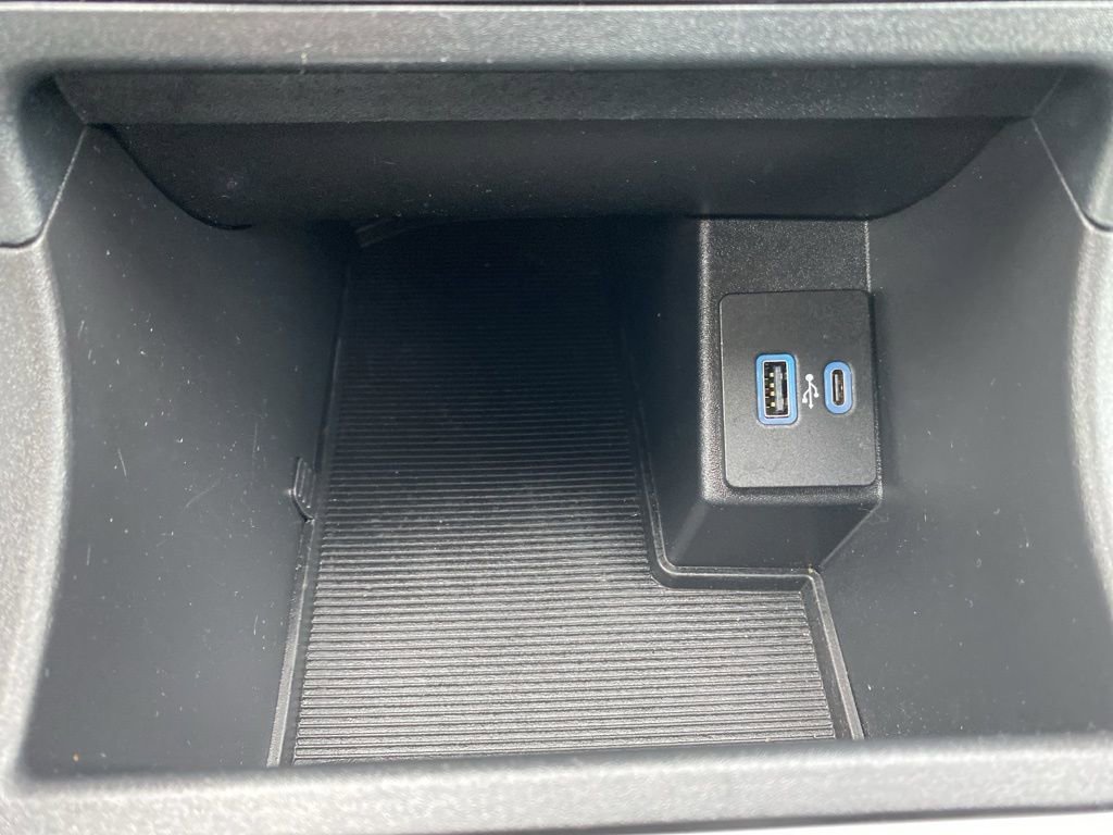 Used 2022 Ford Edge SE w/ Cargo Accessory Package image 31