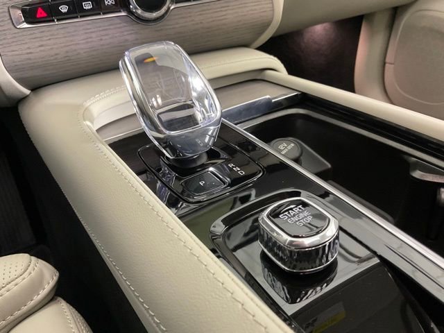 Certified 2024 Volvo XC90 T8 Ultimate w/ Protection Package Premier image 17