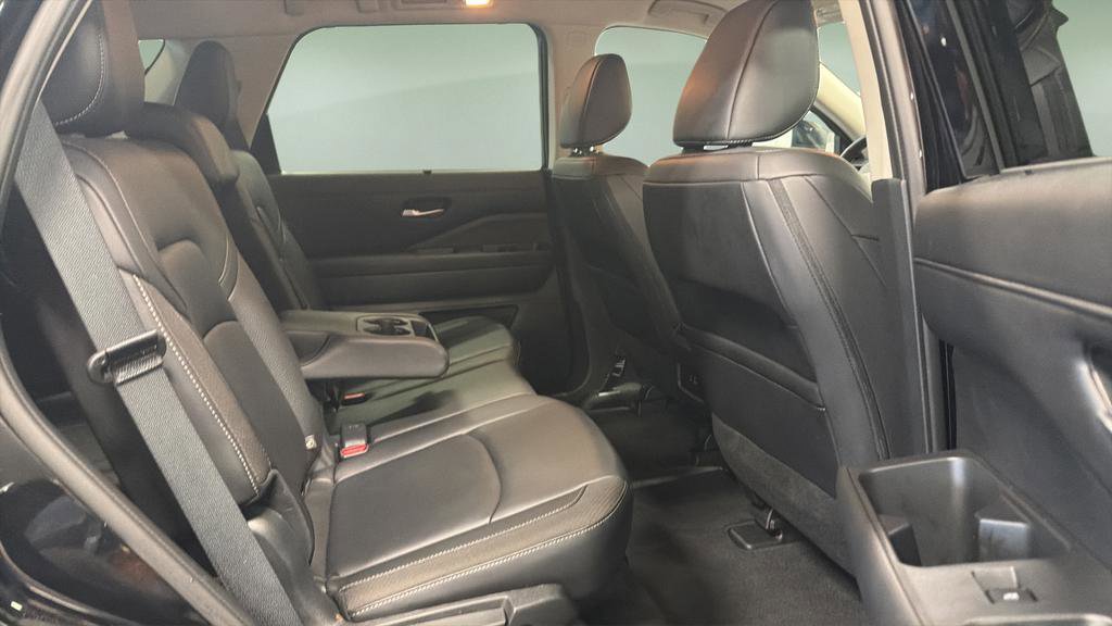 Certified 2025 Nissan Pathfinder SL image 21