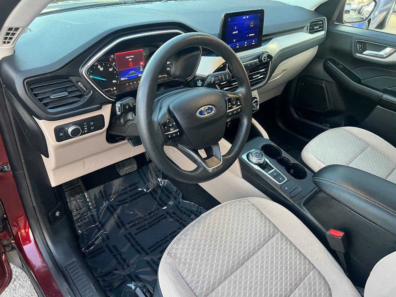 Used 2021 Ford Escape SE image 17
