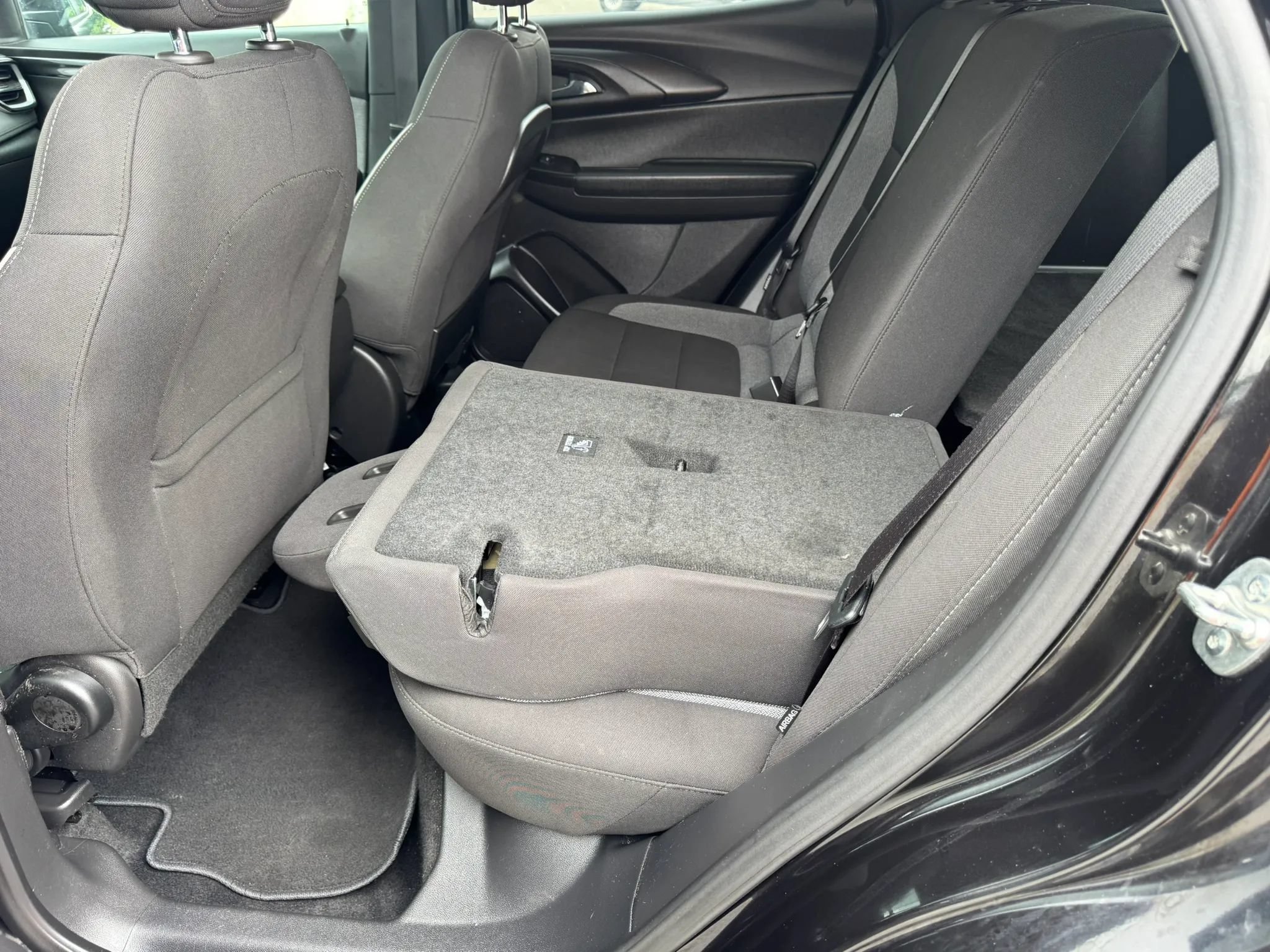 Used 2025 Chevrolet TrailBlazer LT w/ LT Cold Weather Package FWD image 33