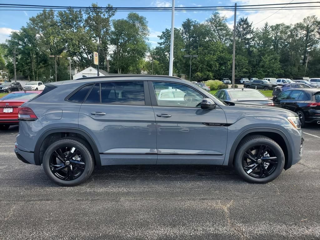 New 2026 Volkswagen Atlas Cross Sport SEL R-Line AWD/4WD image 2