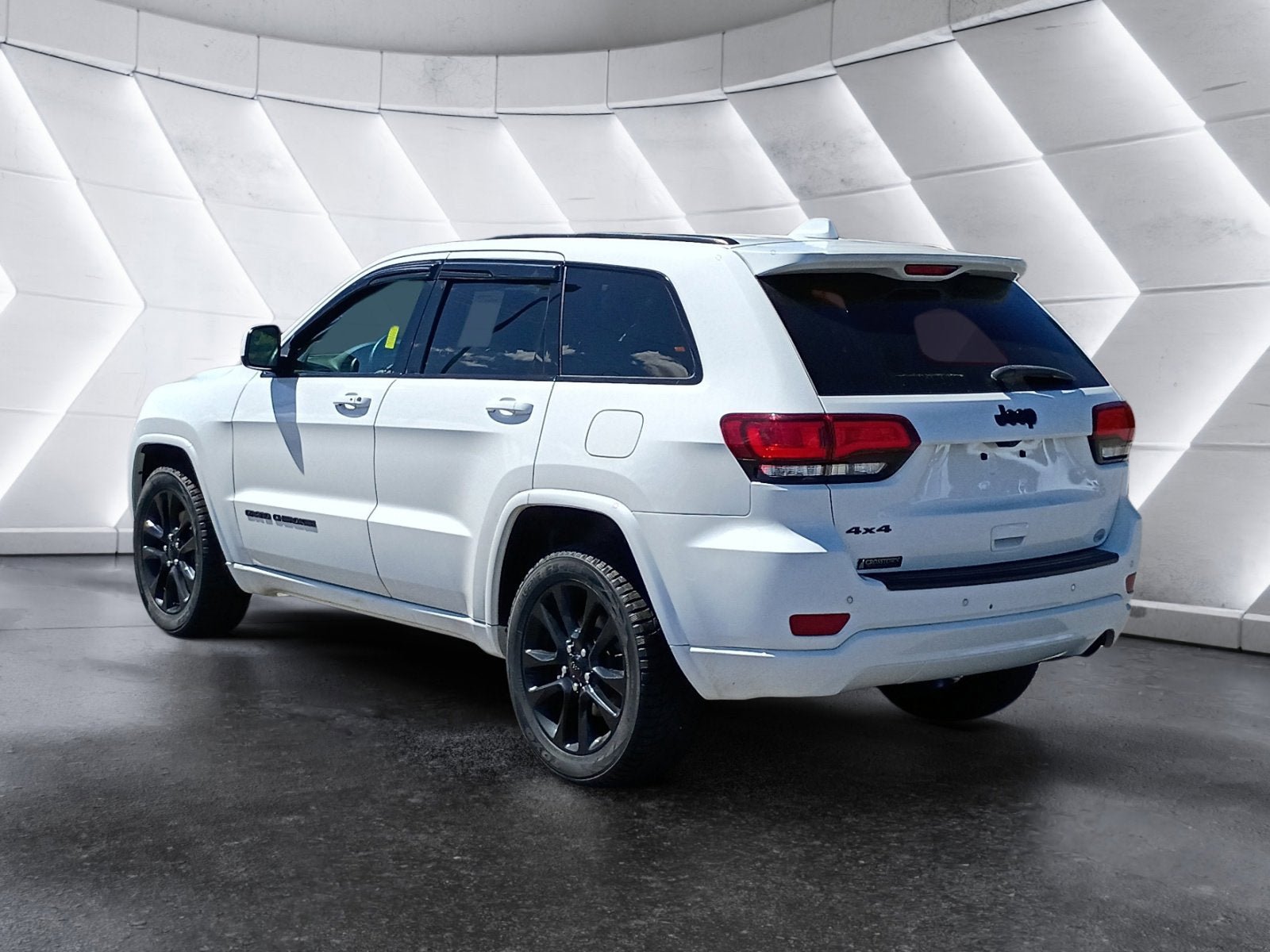 Certified 2021 Jeep Grand Cherokee Laredo X AWD/4WD image 4