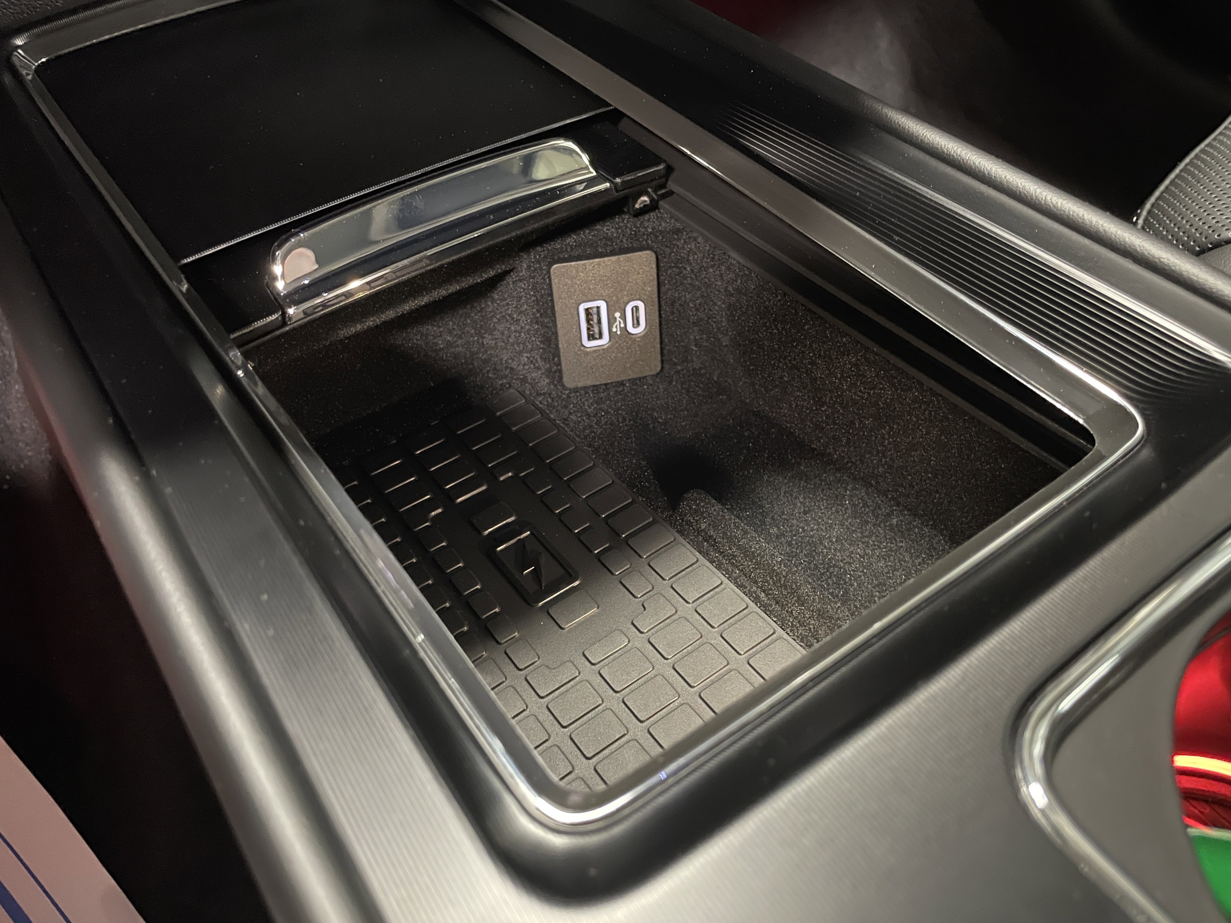 New 2025 Lincoln Corsair Reserve w/ Equipment Group 202A image 14