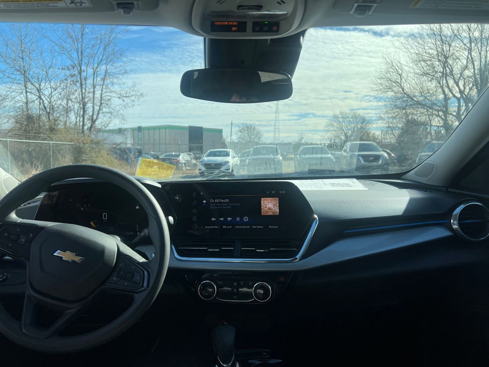 Used 2025 Chevrolet Trax LT image 31