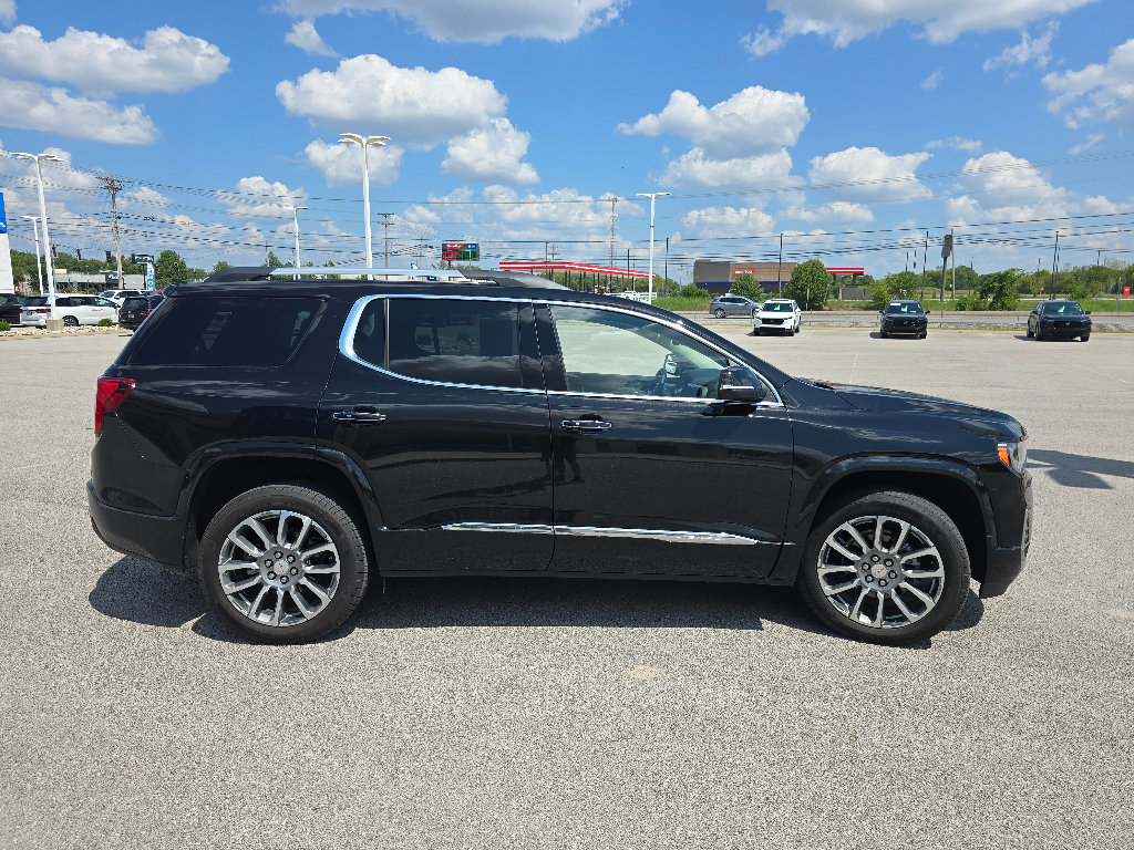 Used 2023 GMC Acadia Denali w/ Denali Technology Package FWD image 7