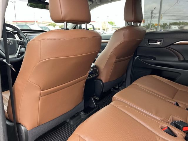 Used 2018 Toyota Highlander Limited w/ Protection Package #3 AWD/4WD image 21