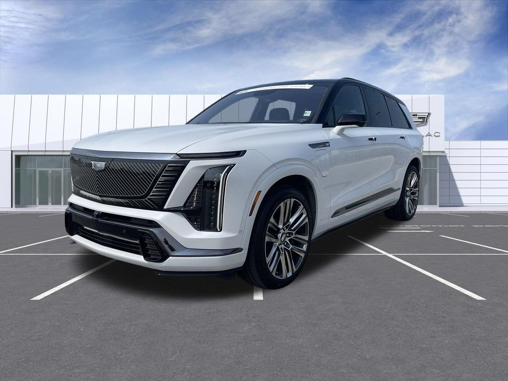 Certified 2026 Cadillac Vistiq Luxury w/ LPO, Floor Liner Package AWD/4WD image 4