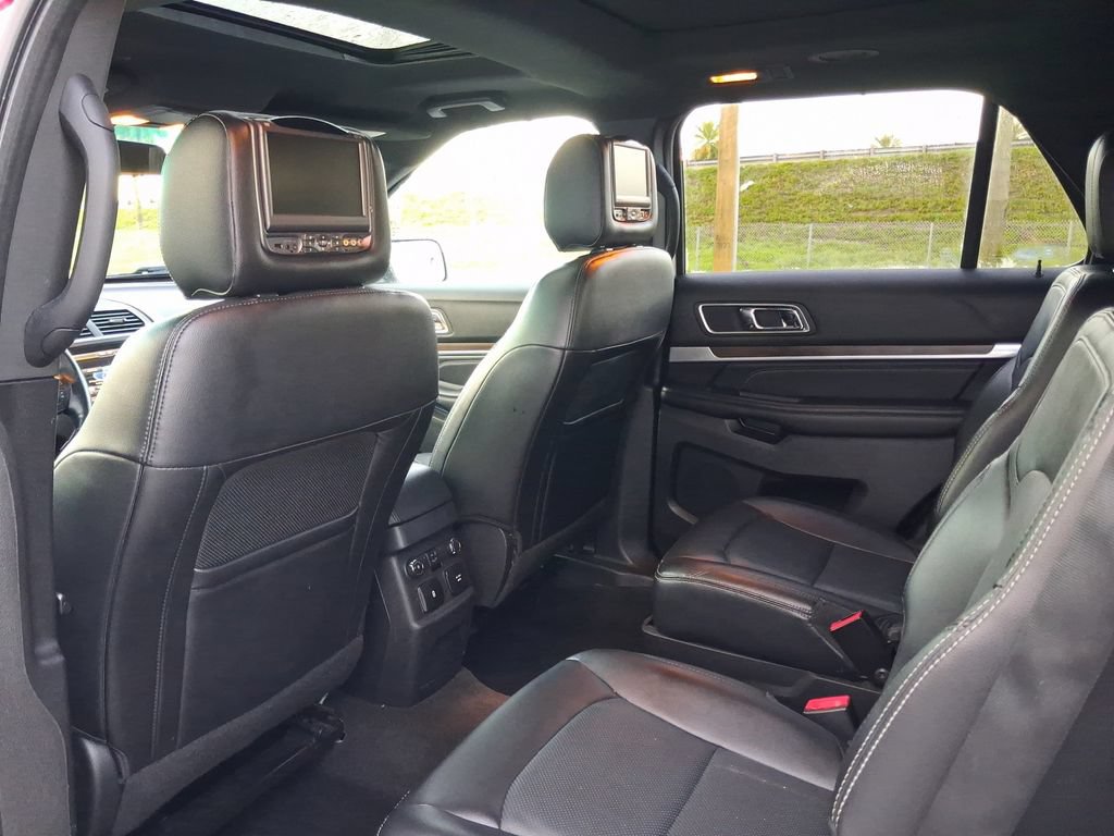 Used 2016 Ford Explorer Limited w/ Equipment Group 301A FWD image 10