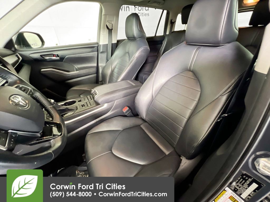 Used 2020 Toyota Highlander XLE AWD/4WD image 26