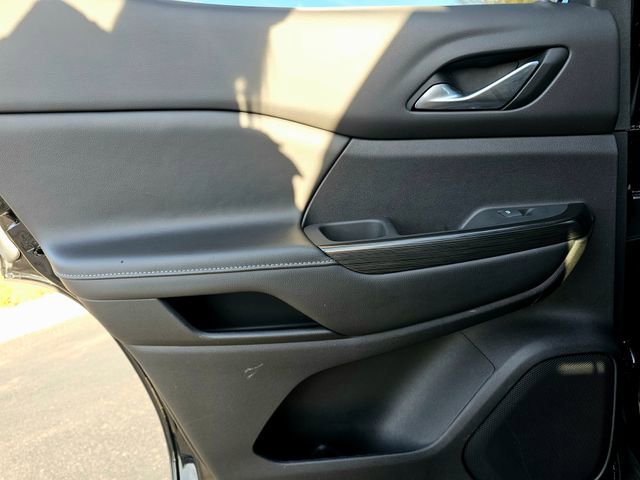 Used 2023 GMC Acadia SLT w/ Technology Package image 29