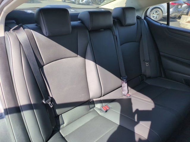 Used 2025 Lexus ES 300h w/ Premium Package image 30