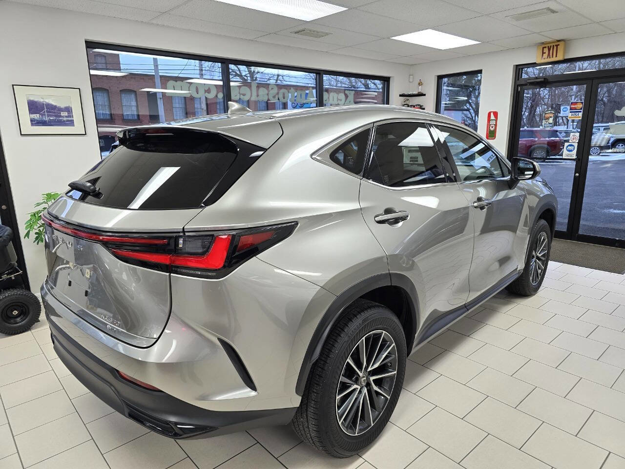 Used 2023 Lexus NX 350 AWD image 13