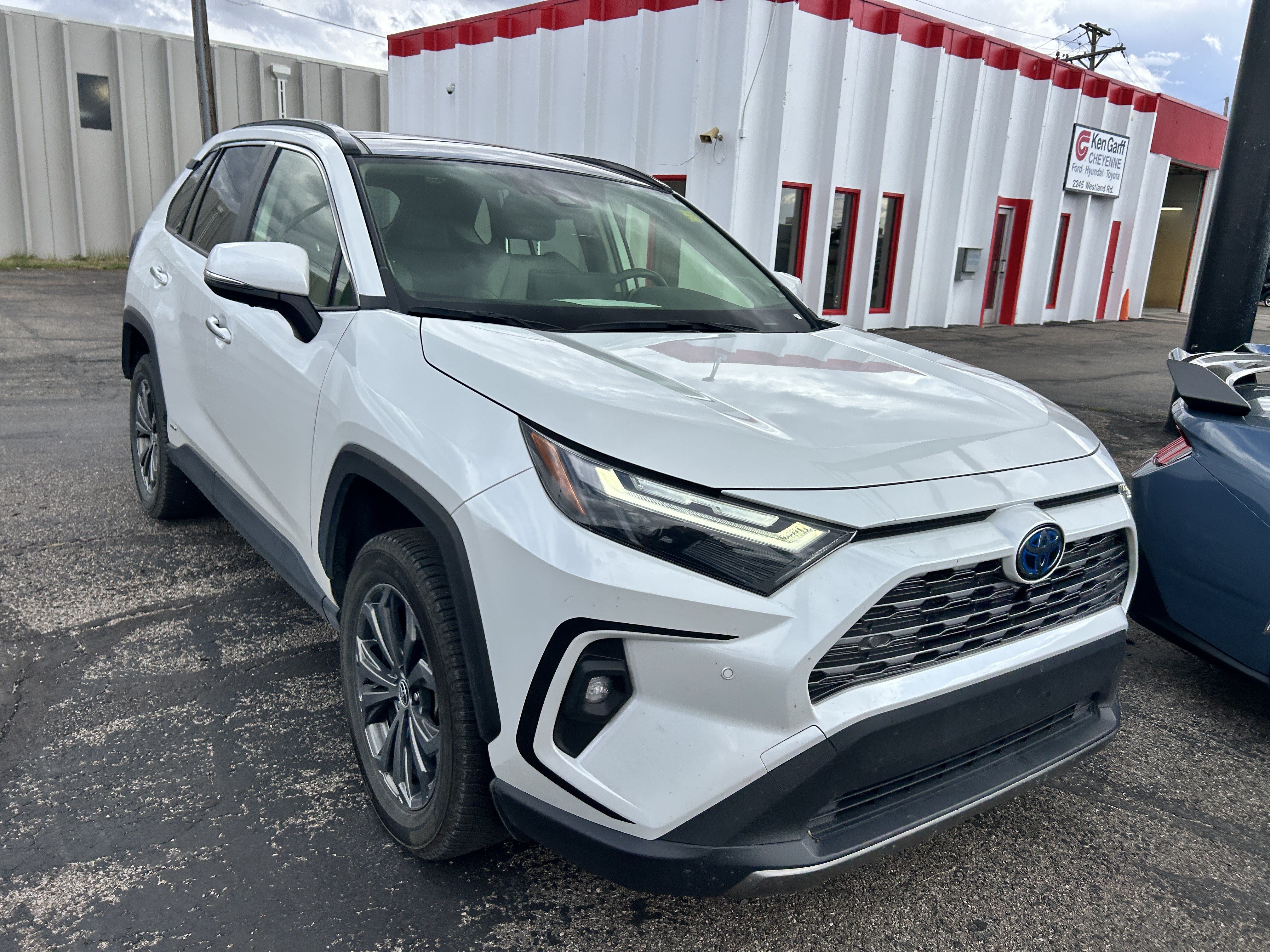 Used 2023 Toyota RAV4 Limited AWD/4WD image 7