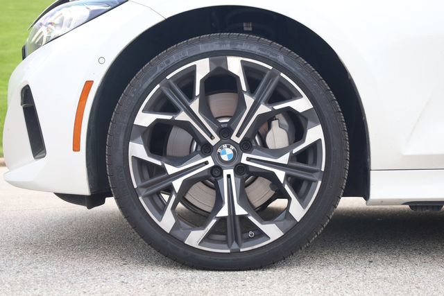 Used 2025 BMW 330i xDrive Sedan w/ Premium Package AWD/4WD image 8