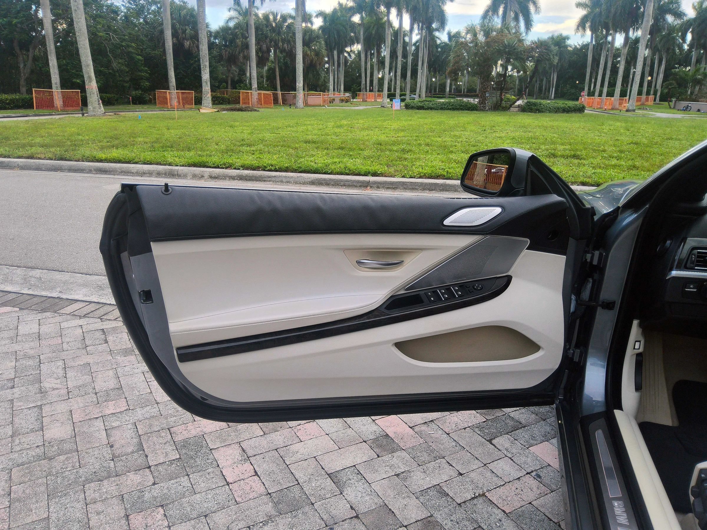Used 2012 BMW 650i Convertible RWD image 26