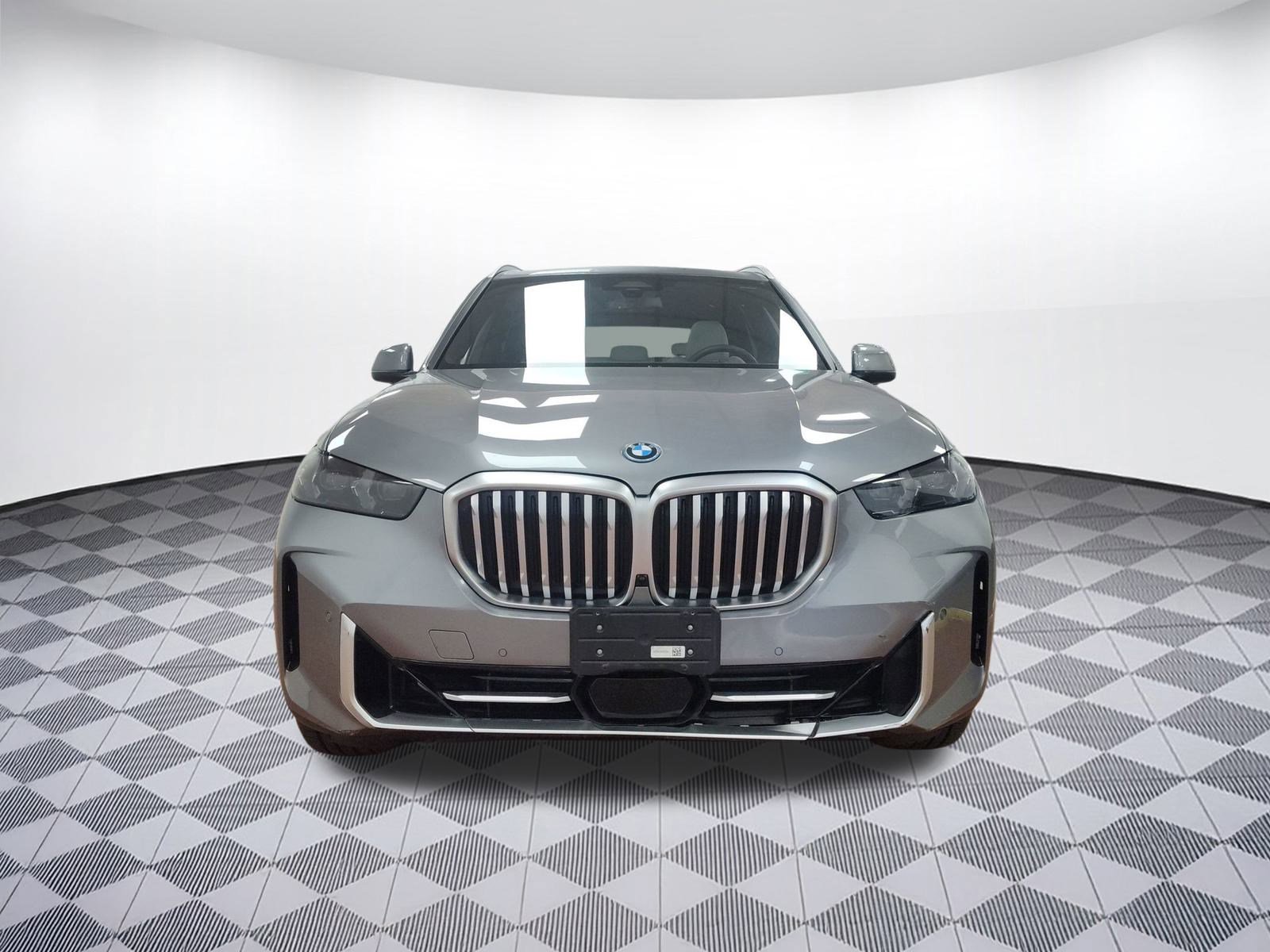 Certified 2024 BMW X5 xDrive50e image 5