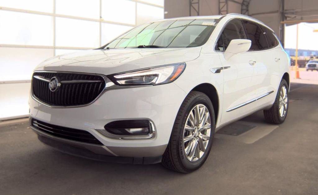 Used 2021 Buick Enclave Essence w/ Sound and Sites Package FWD image 4