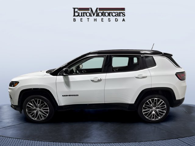 Used 2022 Jeep Compass Limited w/ Elite Group AWD/4WD image 2